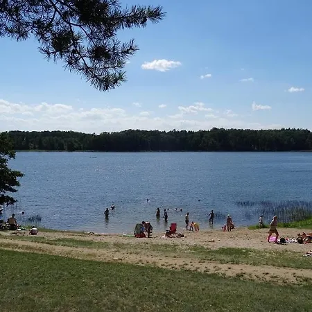 Letniskowy Nad Jeziorem Wersminia Lodge Martiany